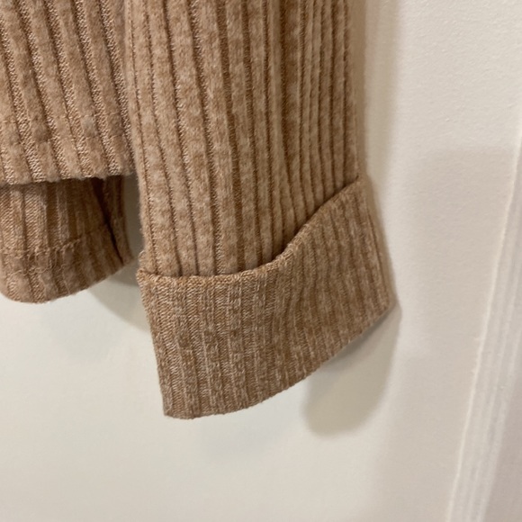 Primark long sleeve tan color size xs - Picture 2 of 4
